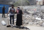 صور: حنعمّرها..مبادرة شبان بغزة لإزالة ركام العدوان