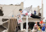 "الاحتلال يقتل الطفولة".. جداريات على منازل دمرّتها إسرائيل