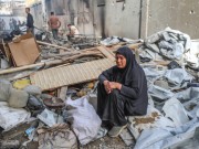 أمٌ تطرق أبواب "الغياب".. وتنتظر وعدًا و"عودة"!