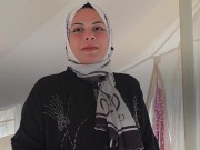 رجاء تنتظر لقاء خطيبها بعد أن فرّقتهما الحرب