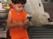 إصابة غيّرت طفولة صهيب إلى الأبد