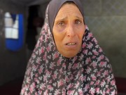 في مخيم السرايا.. أمّ تواجه وحدها أعباء إعالة أسرتها
